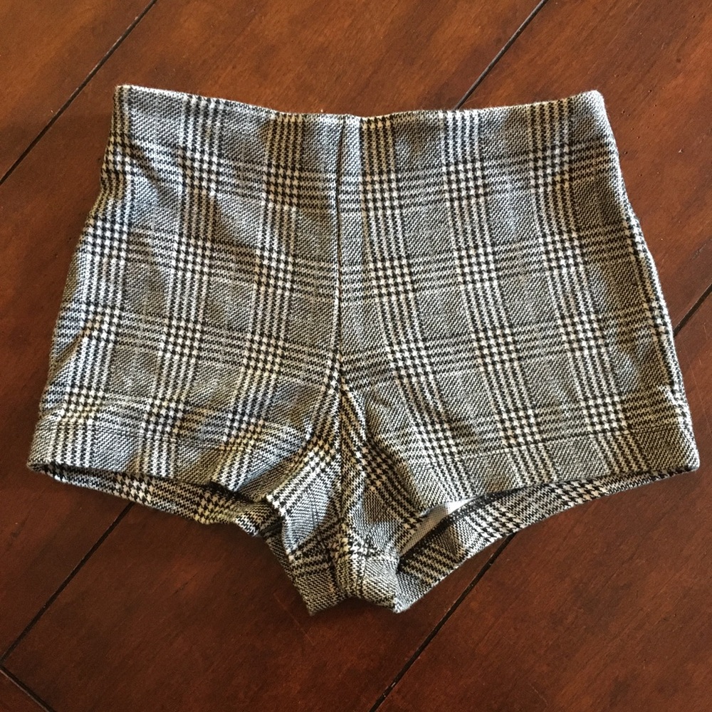 Forever 21 Shorts -Woman’s XS -Black & White